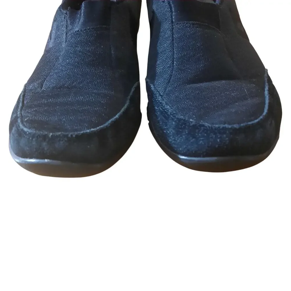 Skechers Womens Relaxed Fit Memory Foam Black Slip On Shoes Size 7.5